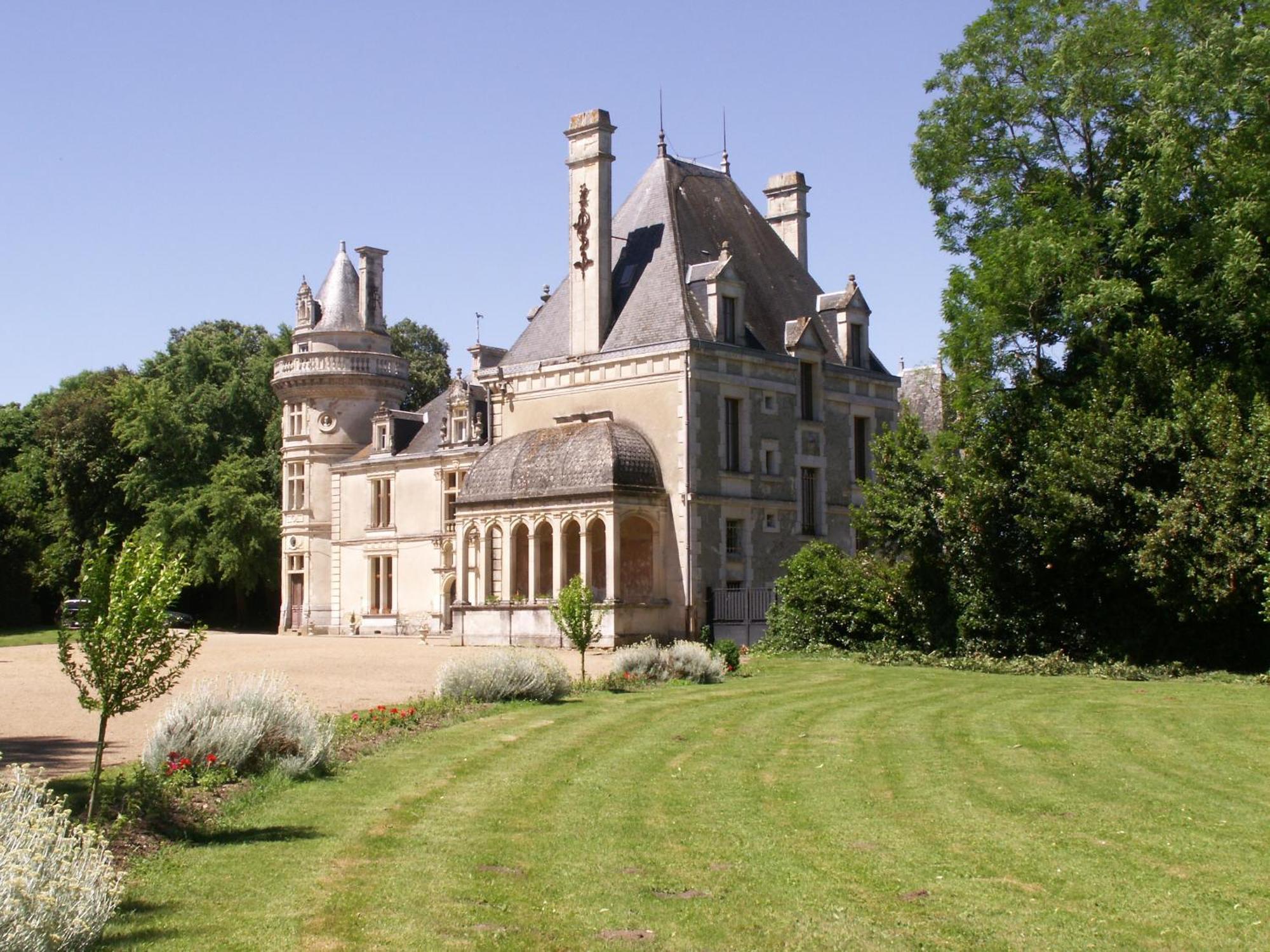 Chateau De La Court D'Aron Saint-Cyr-en-Talmondais ภายนอก รูปภาพ
